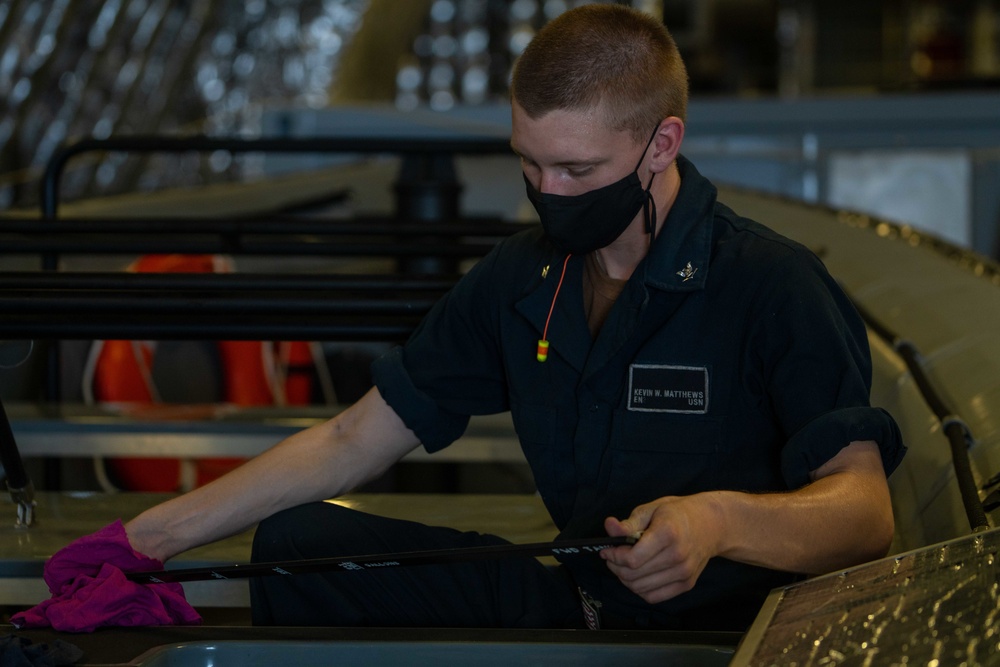 USS Jackson (LCS 6) Sailor Maintains RIB