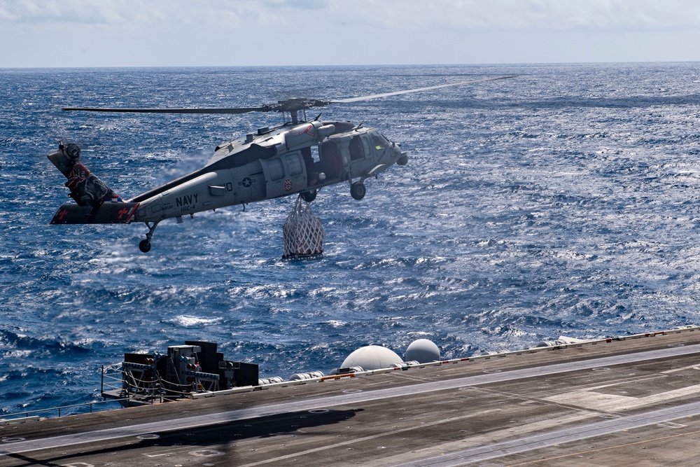 USS Carl Vinson (CVN 70) Conducts Bilateral Exercise with Royal Australian Navy