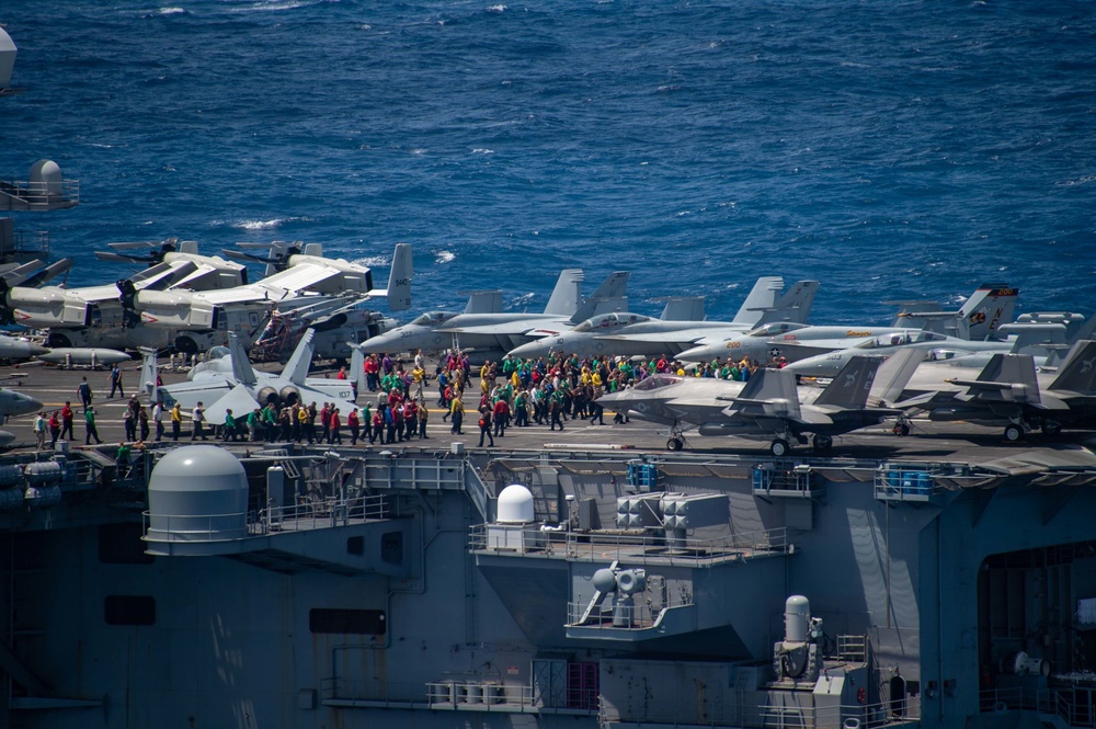 USS Carl Vinson Strike Group Conducts Bilateral Exercise with Royal Australian Navy