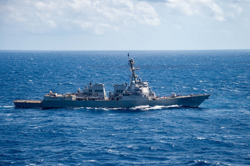 USS Carl Vinson Strike Group Conducts Bilateral Exercise with Royal Australian Navy