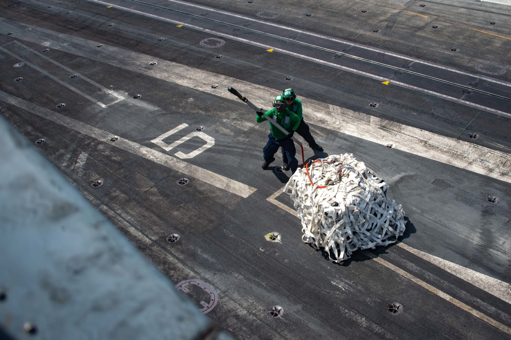 USS Carl Vinson Strike Group Conducts Bilateral Exercise with Royal Australian Navy