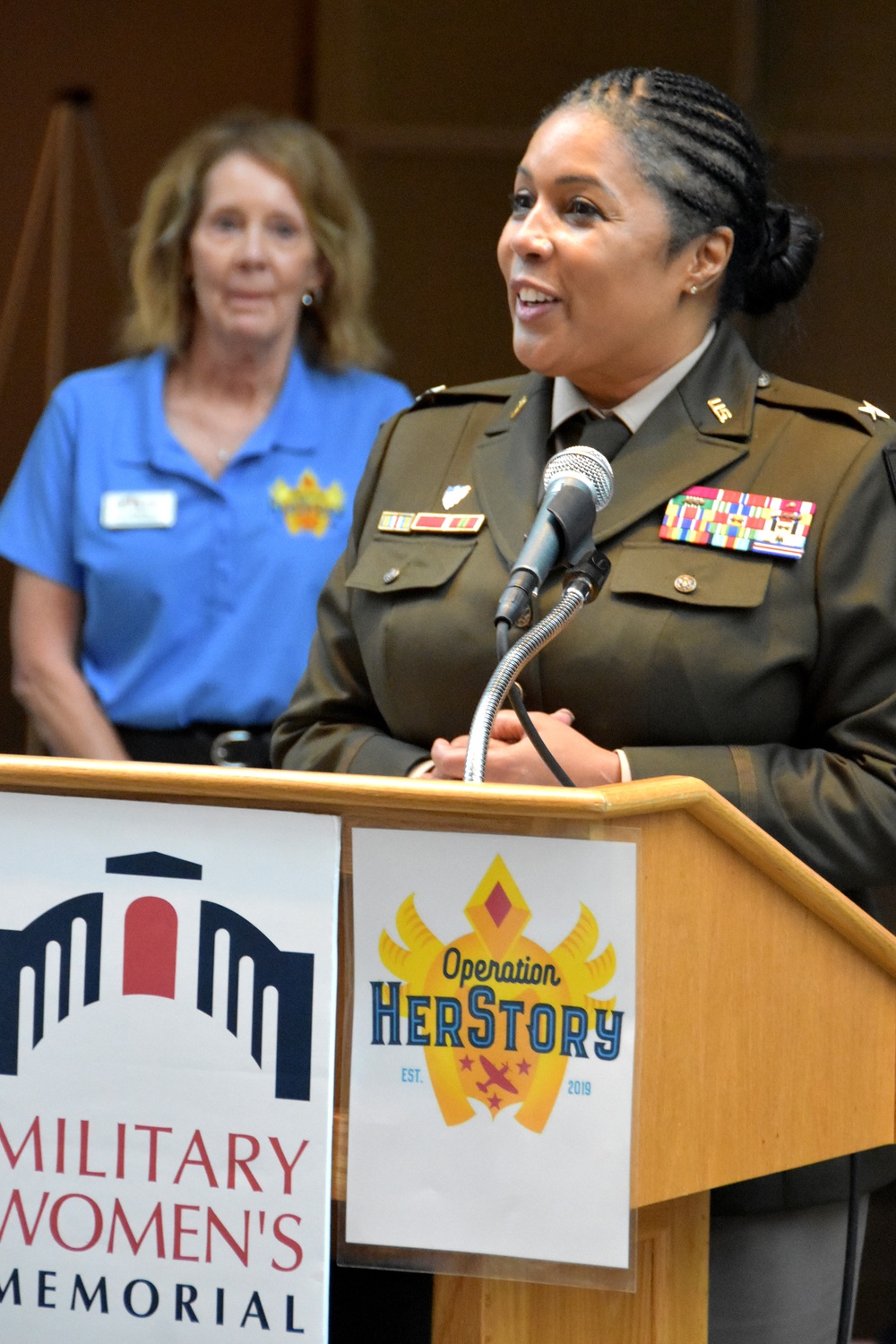 Brig. Gen. Wallace speaks at all-female honor flight