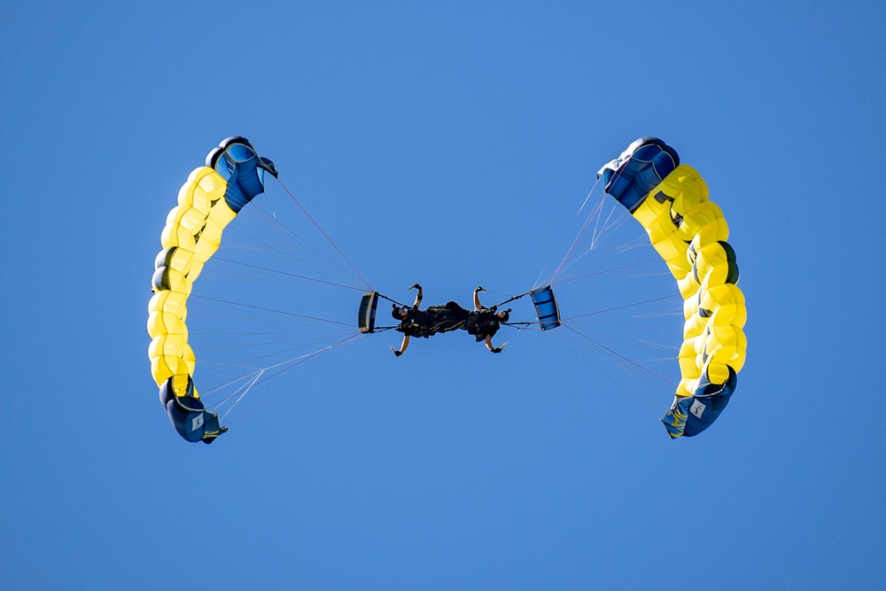 Leapfrogs perform during SFFW 2021 Air Show