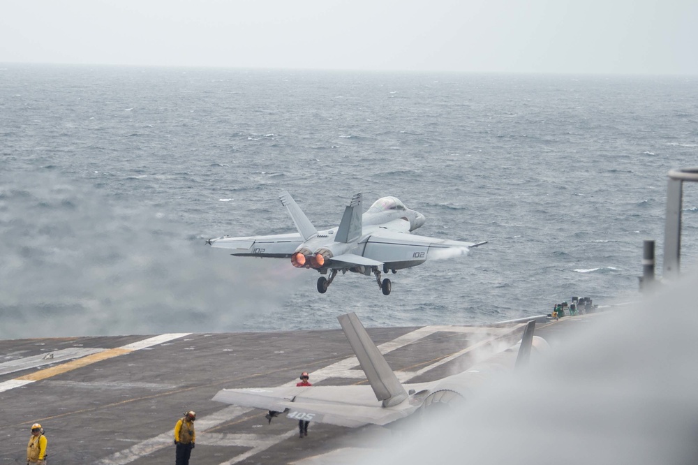 USS Carl Vinson (CVN 70) Conducts Flight Operations