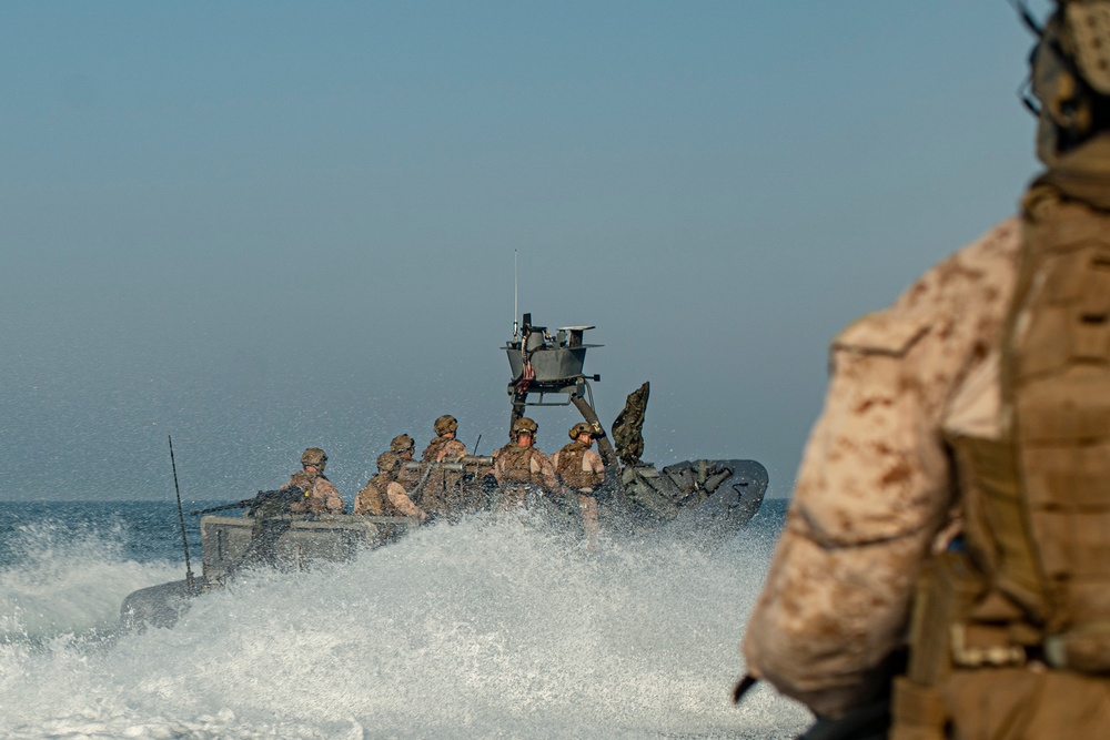 11th MEU ADRD boat team conducts maritime navigation training in Arabian Gulf