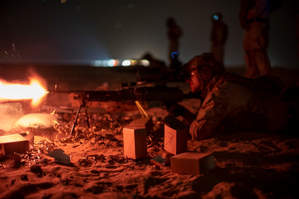 11th MEU ADRD conducts night machine gun range in Kuwait