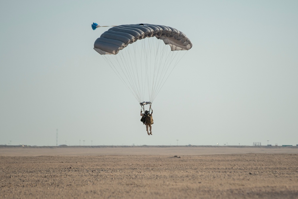 11th MEU ADRD conducts free-fall package in Kuwait