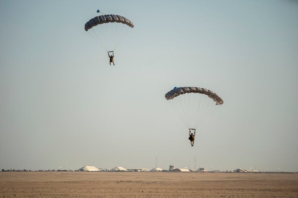 11th MEU ADRD conducts free-fall package in Kuwait