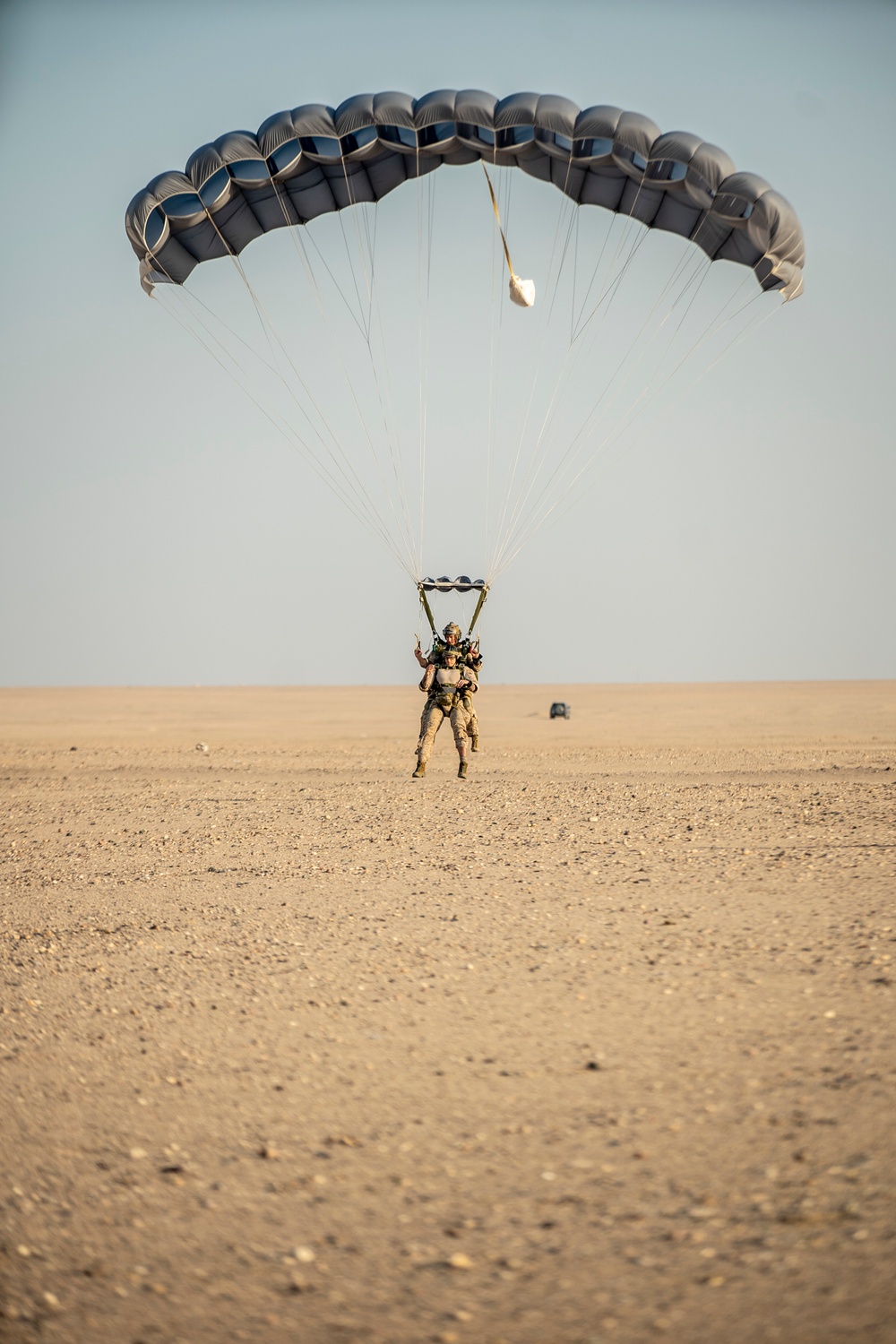 11th MEU ADRD conducts free-fall package in Kuwait