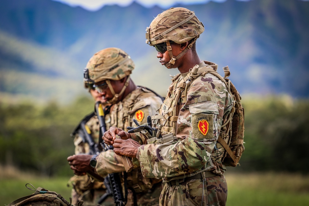 Best Squad Competition - 25th Infantry Division Tropic Lightning Week 2021