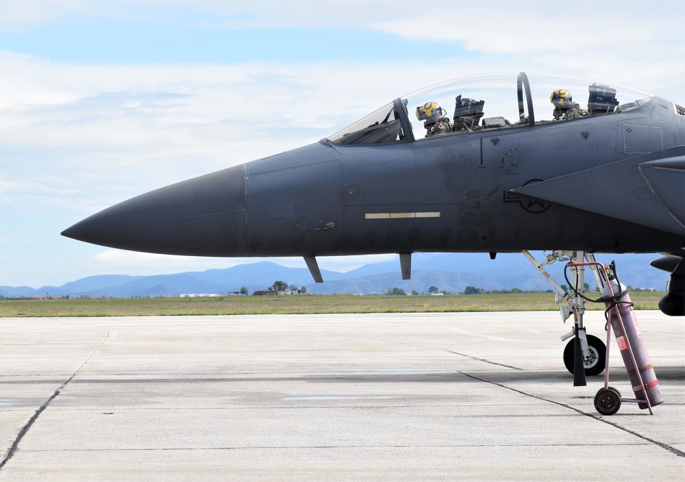 Strike Eagles “forge” bond with Greek allies