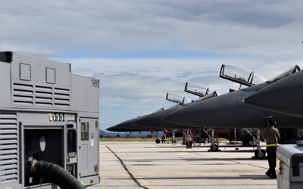 Strike Eagles “forge” bond with Greek allies