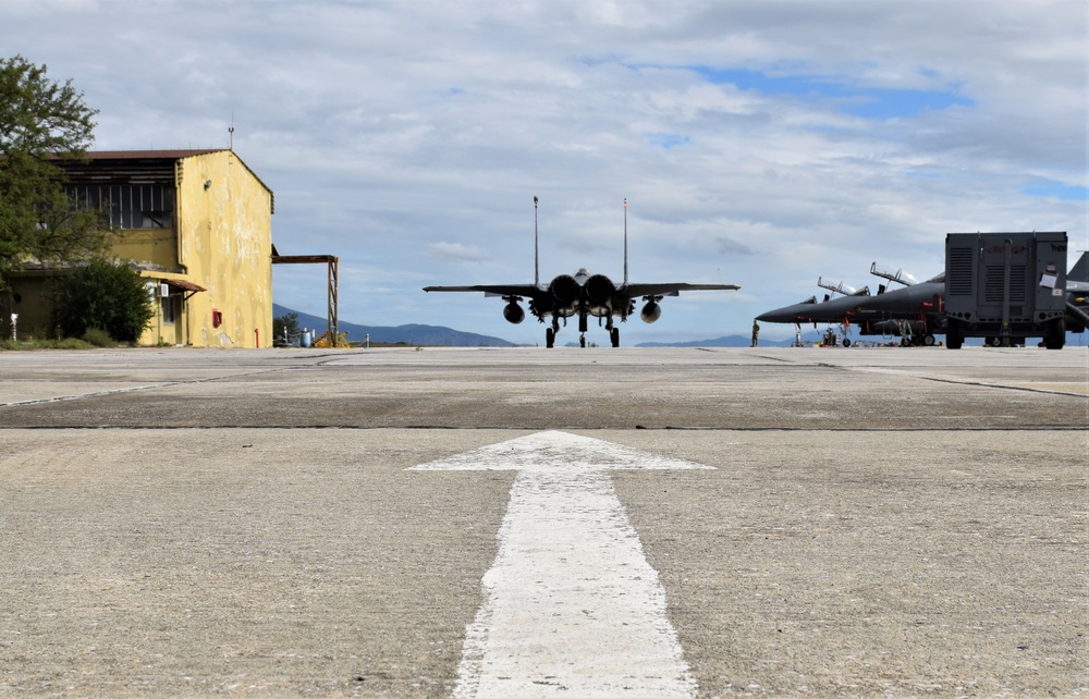 Strike Eagles “forge” bond with Greek allies