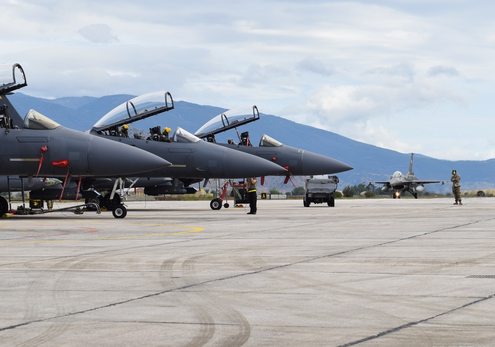 Strike Eagles “forge” bond with Greek allies