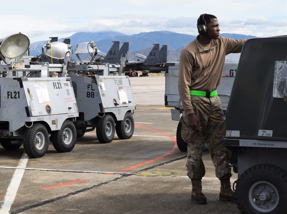 Strike Eagles “forge” bond with Greek allies