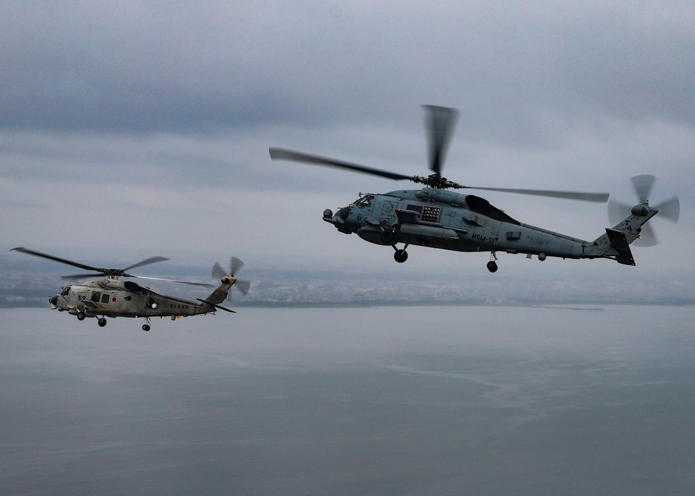 US Navy and JMSDF Helicopter Squadrons Conduct  Bi-lateral Exercises