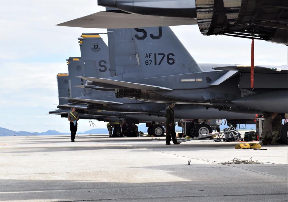 Strike Eagles “forge” bond with Greek allies