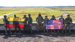 SOCEUR supports Bomber Task Force Europe with interoperability exercise
