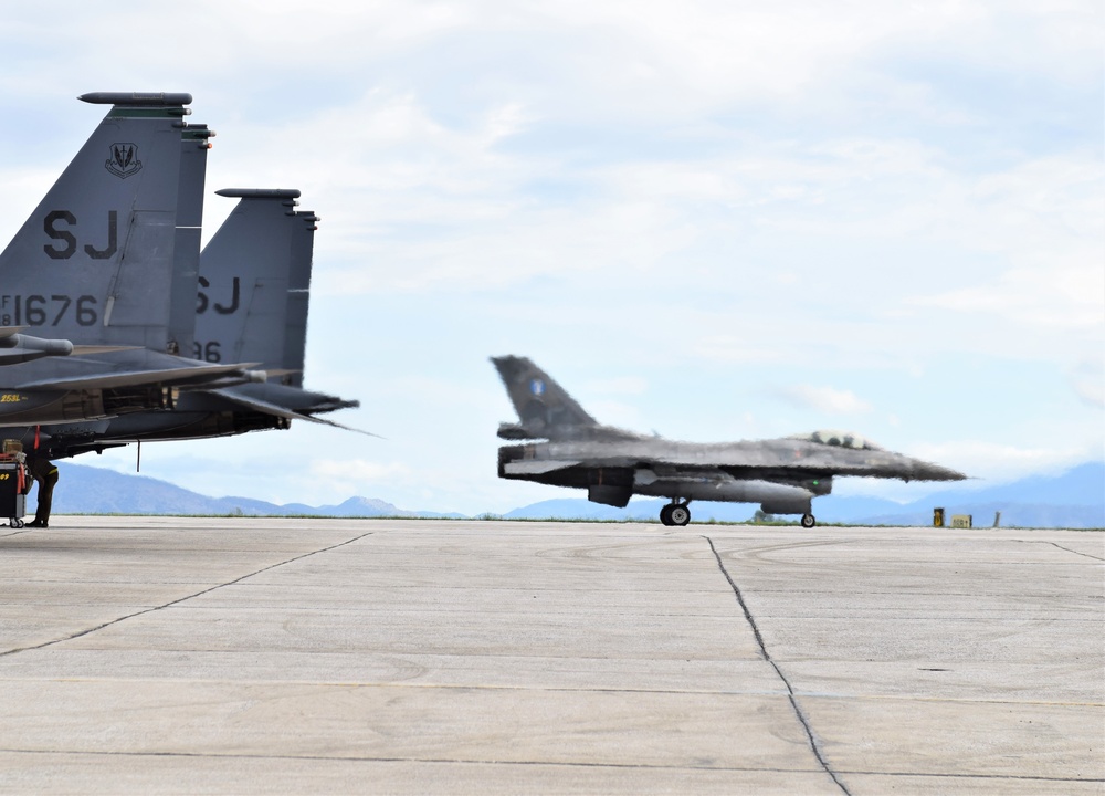 Strike Eagles sharpen talons alongside Greek F-16s
