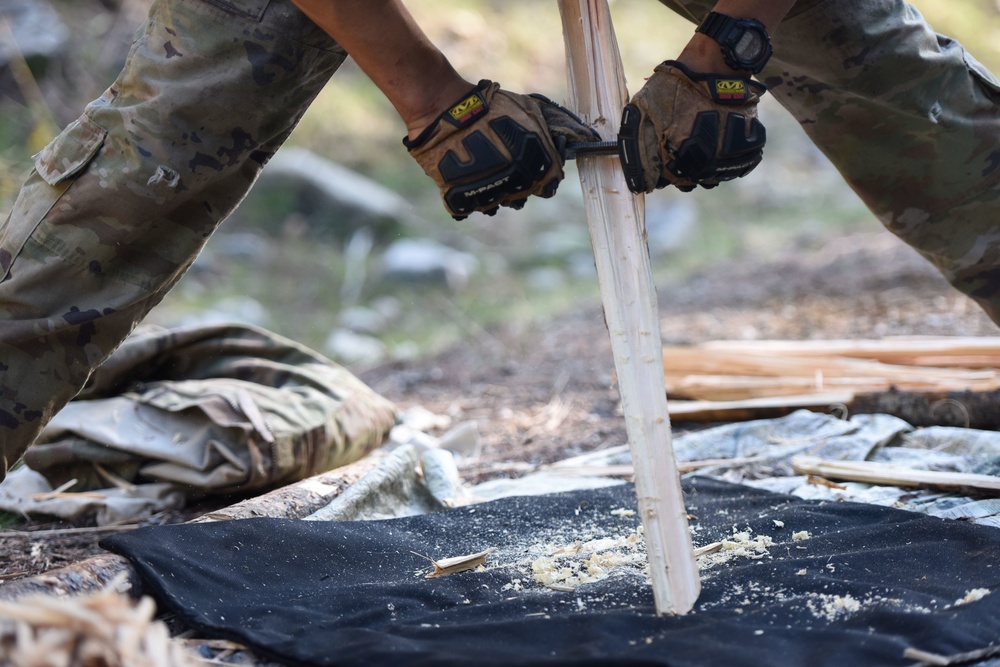 SERE Students Build Fires