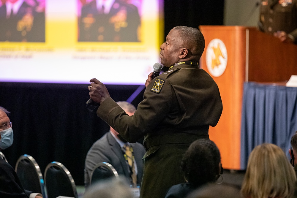 Army top leaders answer questions at AUSA