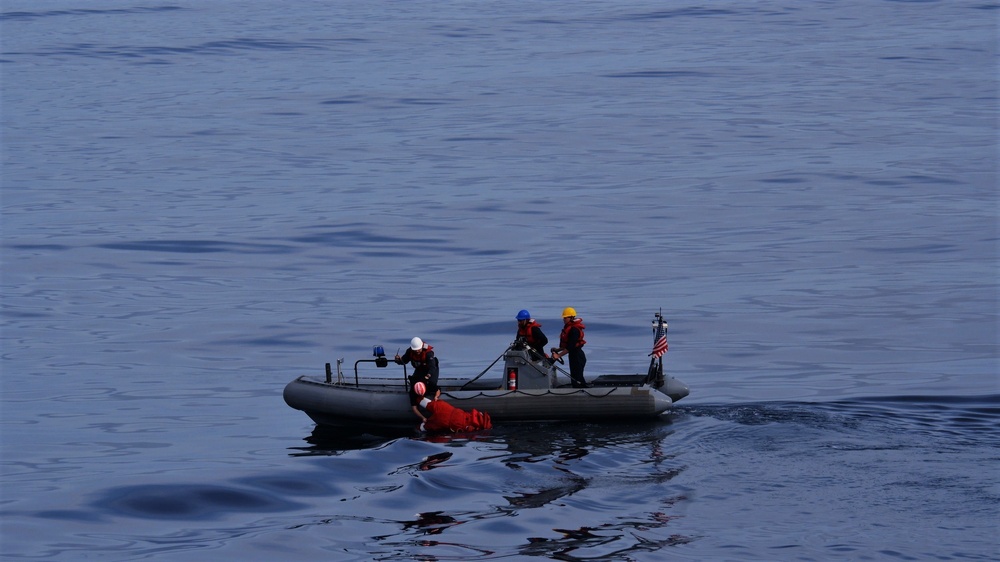 USS Lake Champlain (CG 57) Conducts Small Boat Operations