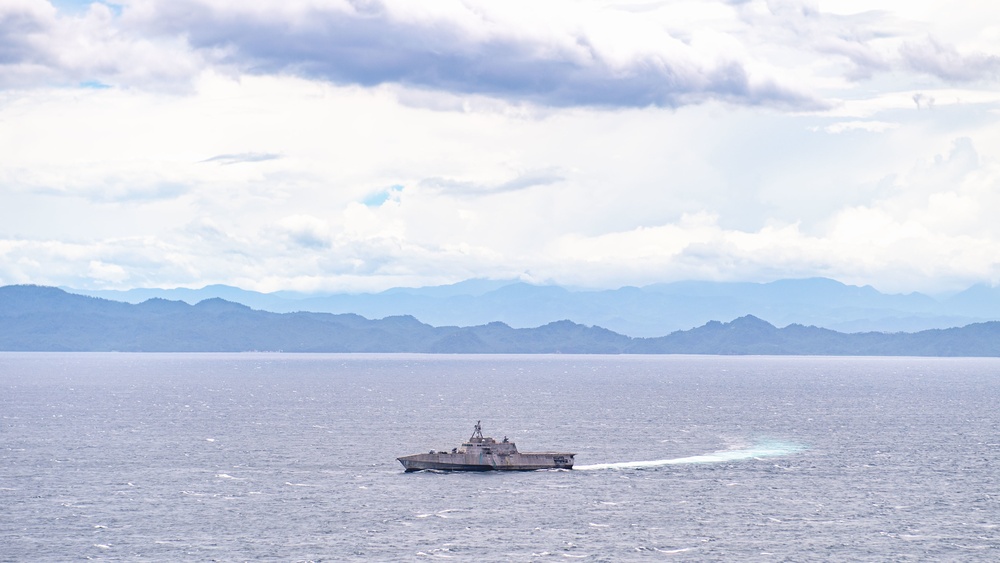 USS Charleston Transits the Sulu Sea
