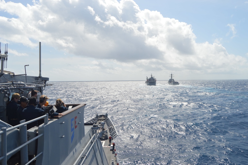 USS Lake Champlain (CG 57) Conducts Bilateral Exercise with Royal Australian Navy