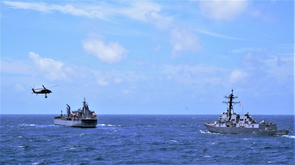 USS Lake Champlain (CG 57) Conducts Bilateral Exercise with Royal Australian Navy