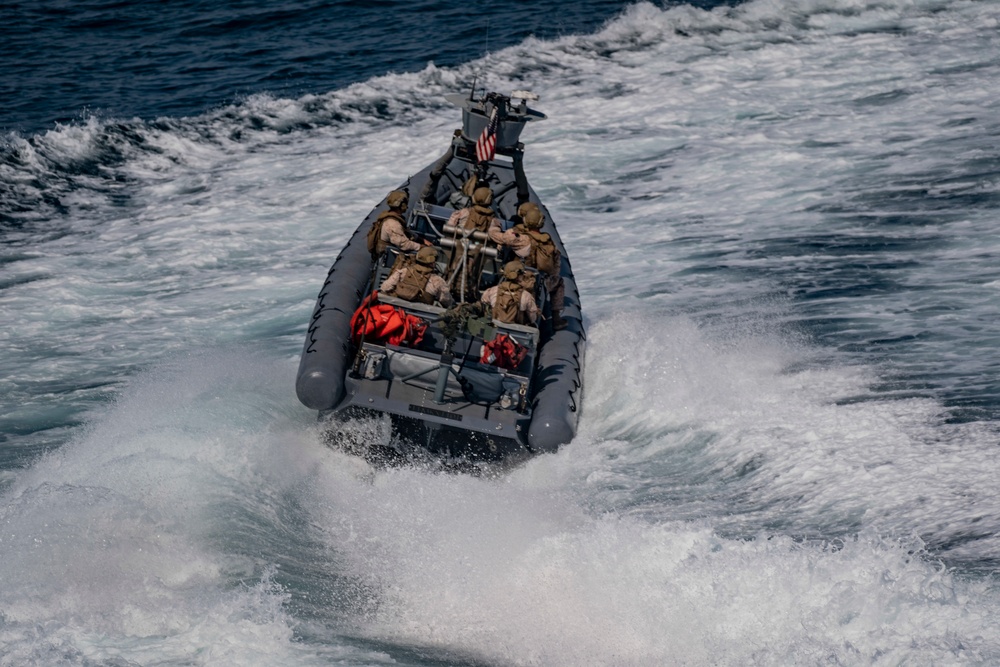 11th MEU ADRD conducts maritime navigation aboard RIBs