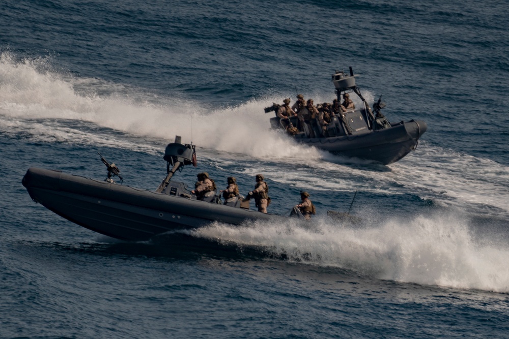 11th MEU ADRD conducts maritime navigation aboard RIBs