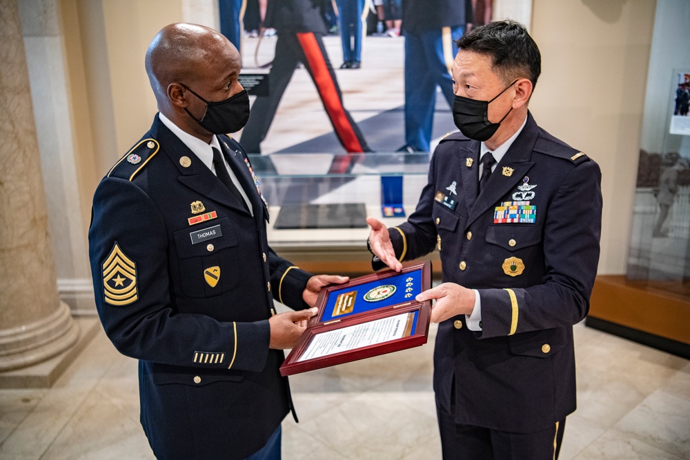 Warrant Officer Kazuo Nemoto, Sergeant Major of the Japan Ground Self-Defense Force Particaptes in a Public Wreath-Laying Ceremony at the Tomb of the Unknown Soldier