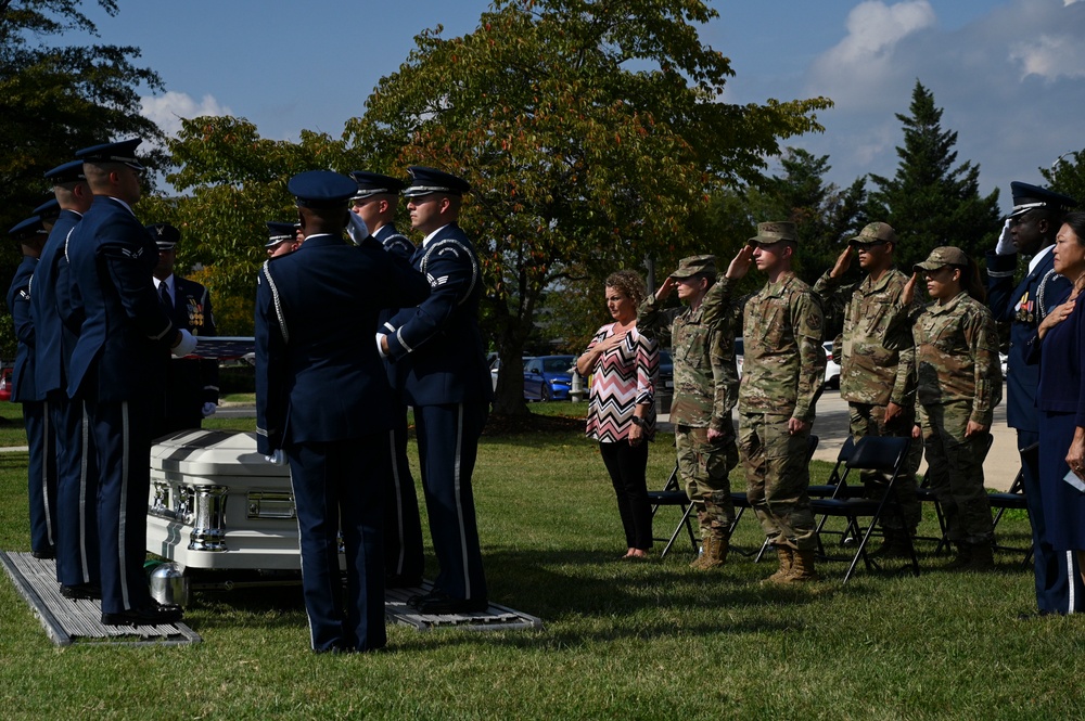 11th Wing Commander tours USAF Band and USAF Honor Guard