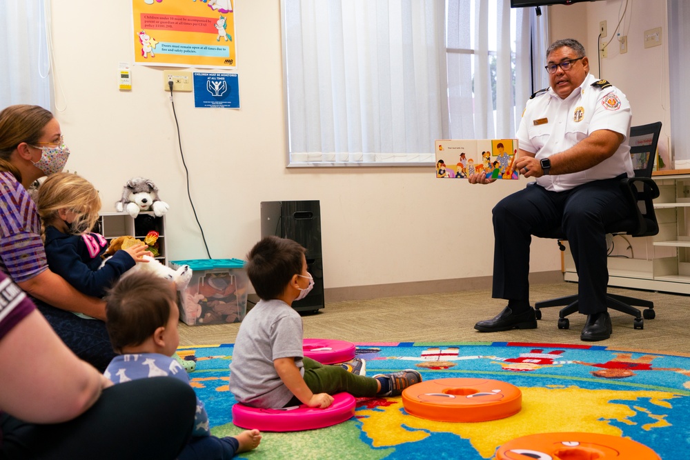 CNRJ Fire and Emergency Services Hosts Yokosuka Library Book Reading