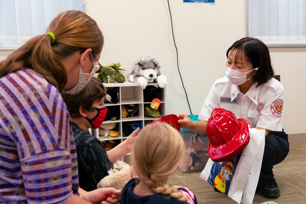 CNRJ Fire and Emergency Services Hosts Yokosuka Library Book Reading