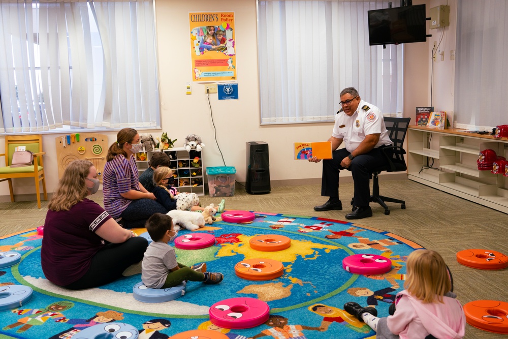 CNRJ Fire and Emergency Services Hosts Yokosuka Library Book Reading