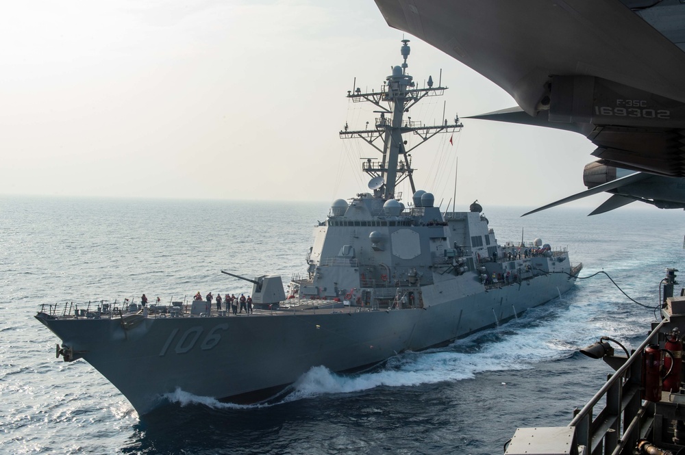 USS Carl Vinson (CVN 70), USS Stockdale (DDG 106) Conduct a Fueling-at-Sea
