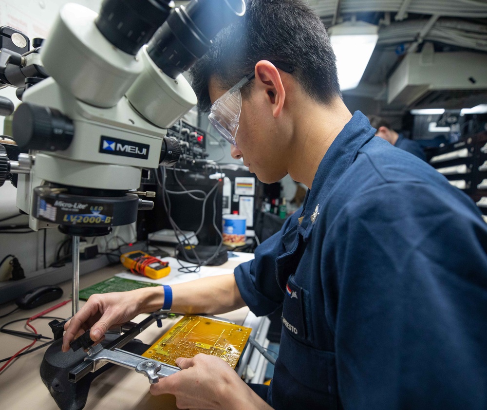 USS Ronald Reagan (CVN 76) 2M
