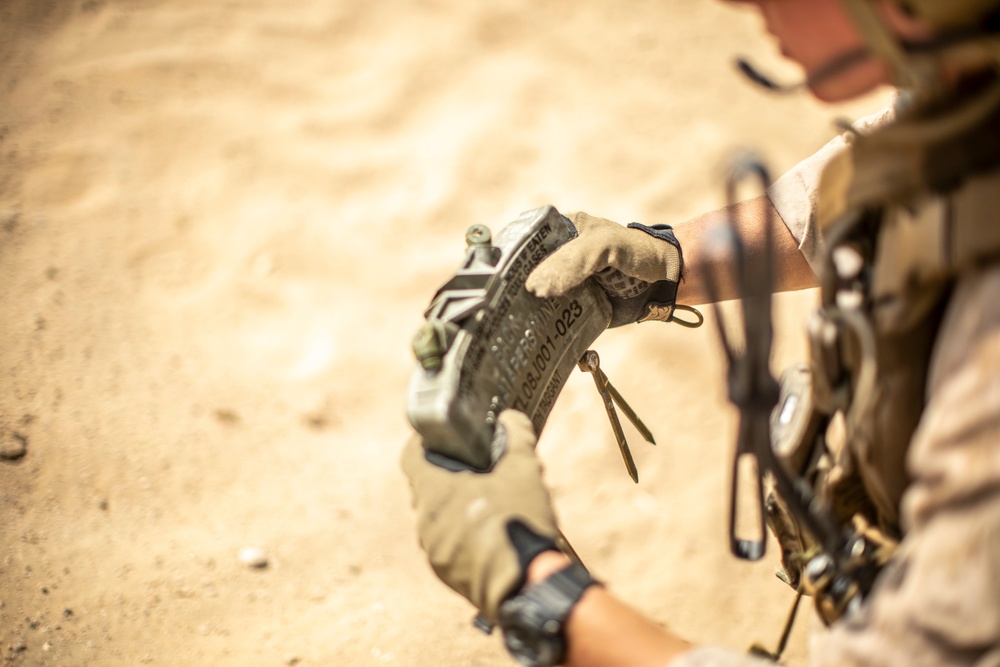 11th MEU ADRD employs Claymores during range in Kuwait