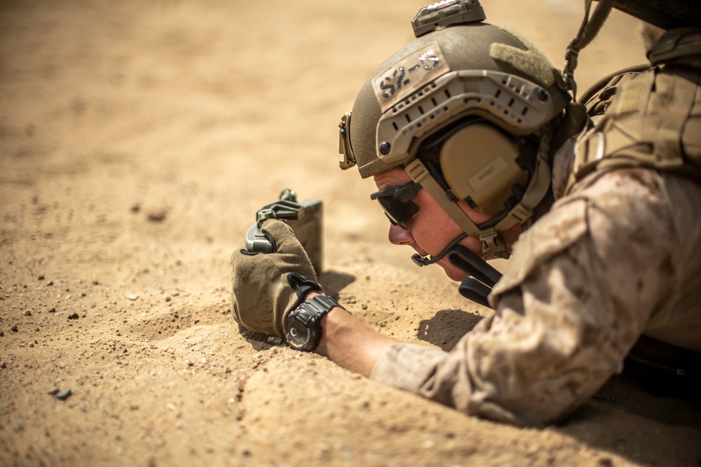 11th MEU ADRD employs Claymores during range in Kuwait