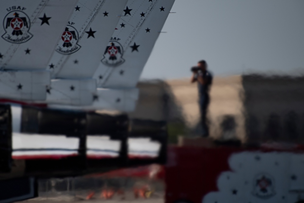 Thunderbirds take flight for Wings Over Houston Airshow