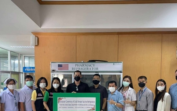 Green Berets from 1 SFG (A) donate COVID-19 fridge to Thailand hospital