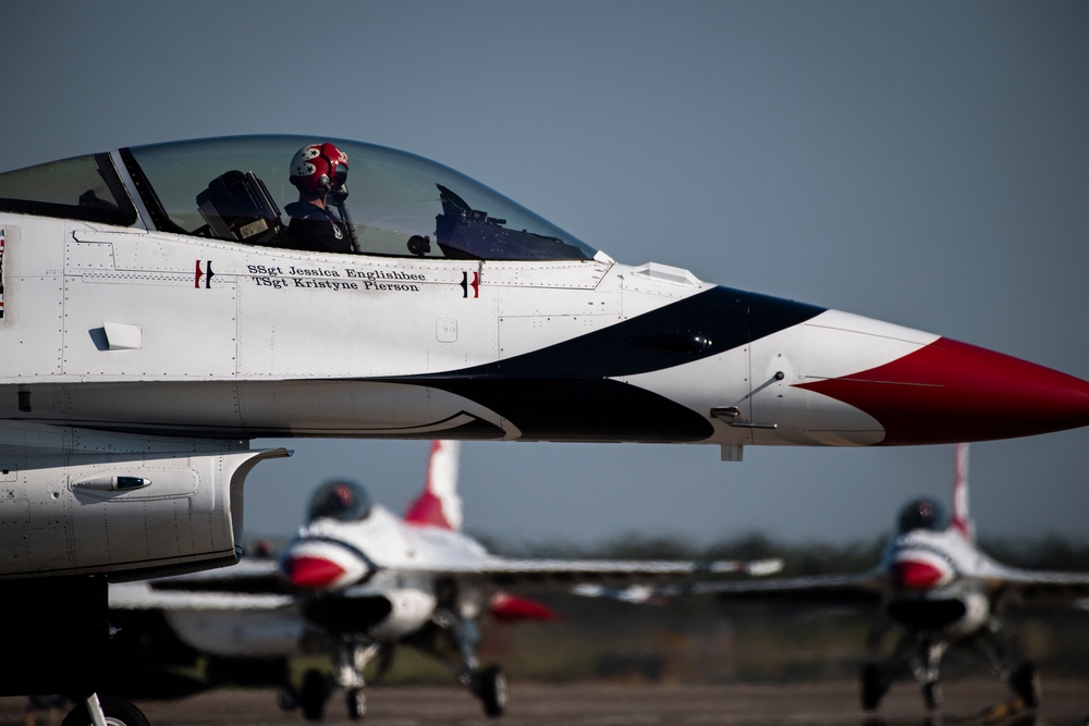 Thunderbirds take flight for Wings Over Houston Airshow