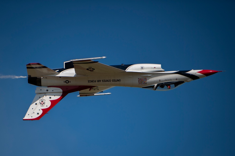 Thunderbirds take flight for Wings Over Houston Airshow