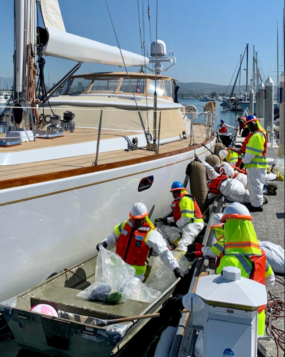 DVIDS - Images - Clean Up Crews Decontaminate Oiled Vessels [Image 2 of 2]