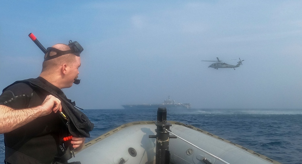 USS Carl Vinson (CVN 70), Helicopter Sea Combat Squadron (HSC) 4 Conduct Search and Rescue Exercise