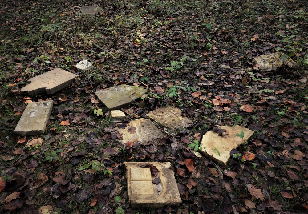Cemetery found after years of searching, family member visits for first time in over 60 years