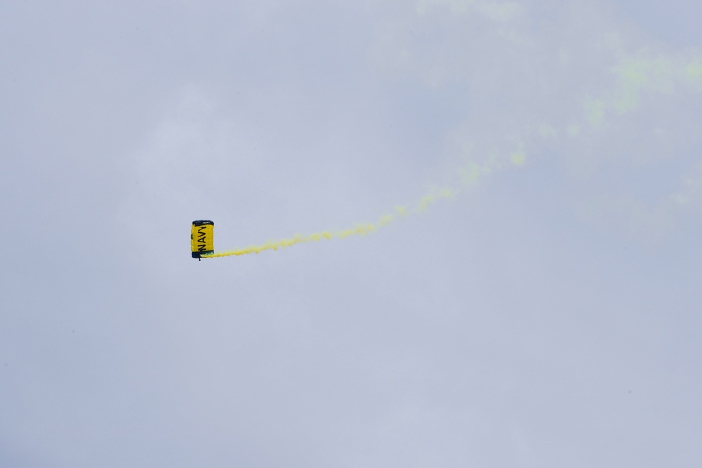 U.S. Navy Leap Frogs Perform at Thomas Jefferson High School