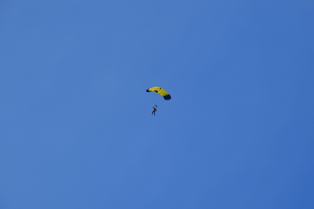 U.S. Navy Leap Frogs Perform at Thomas Jefferson High School