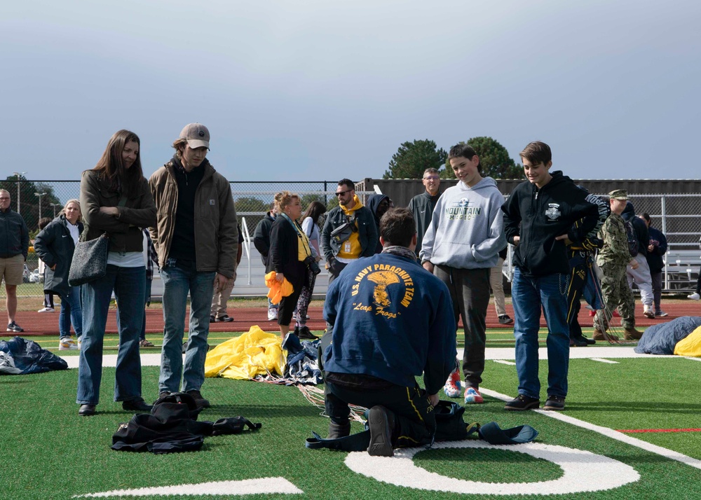 U.S. Navy Leap Frogs Perform at Thomas Jefferson High School